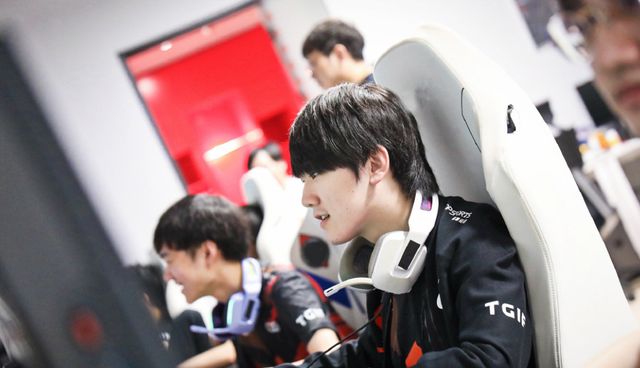 足球作为一 足球作为一