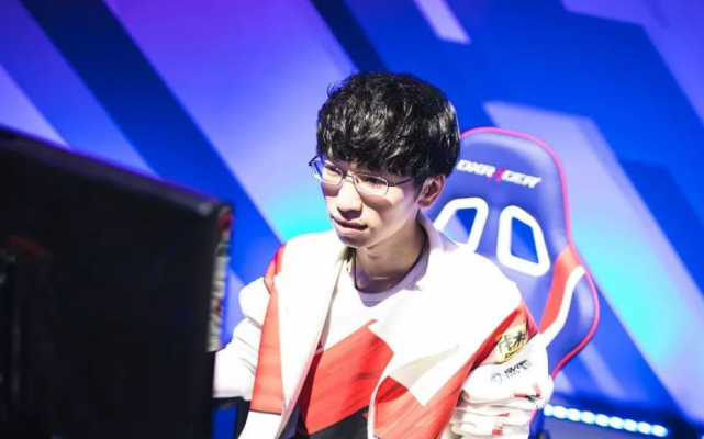 边路单挑 边路单挑